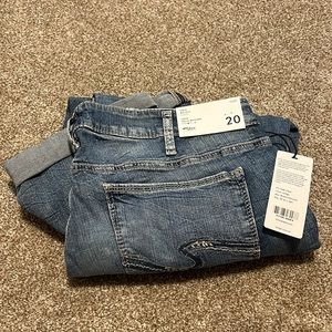 NWT Silver Indigo Suki Capri - Sz 20 L 22.5